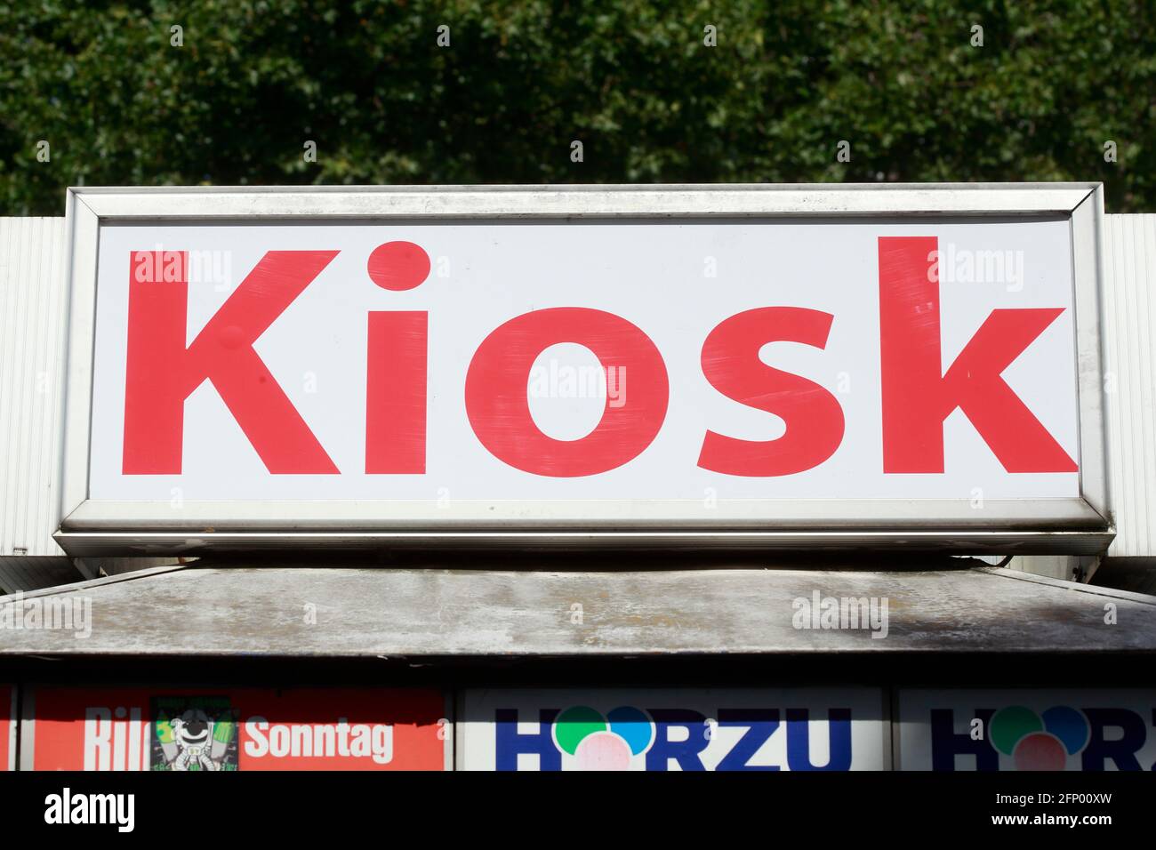 Schild Kiosk an alten Zeitungskiosks, Deutschland, Europa Stockfoto