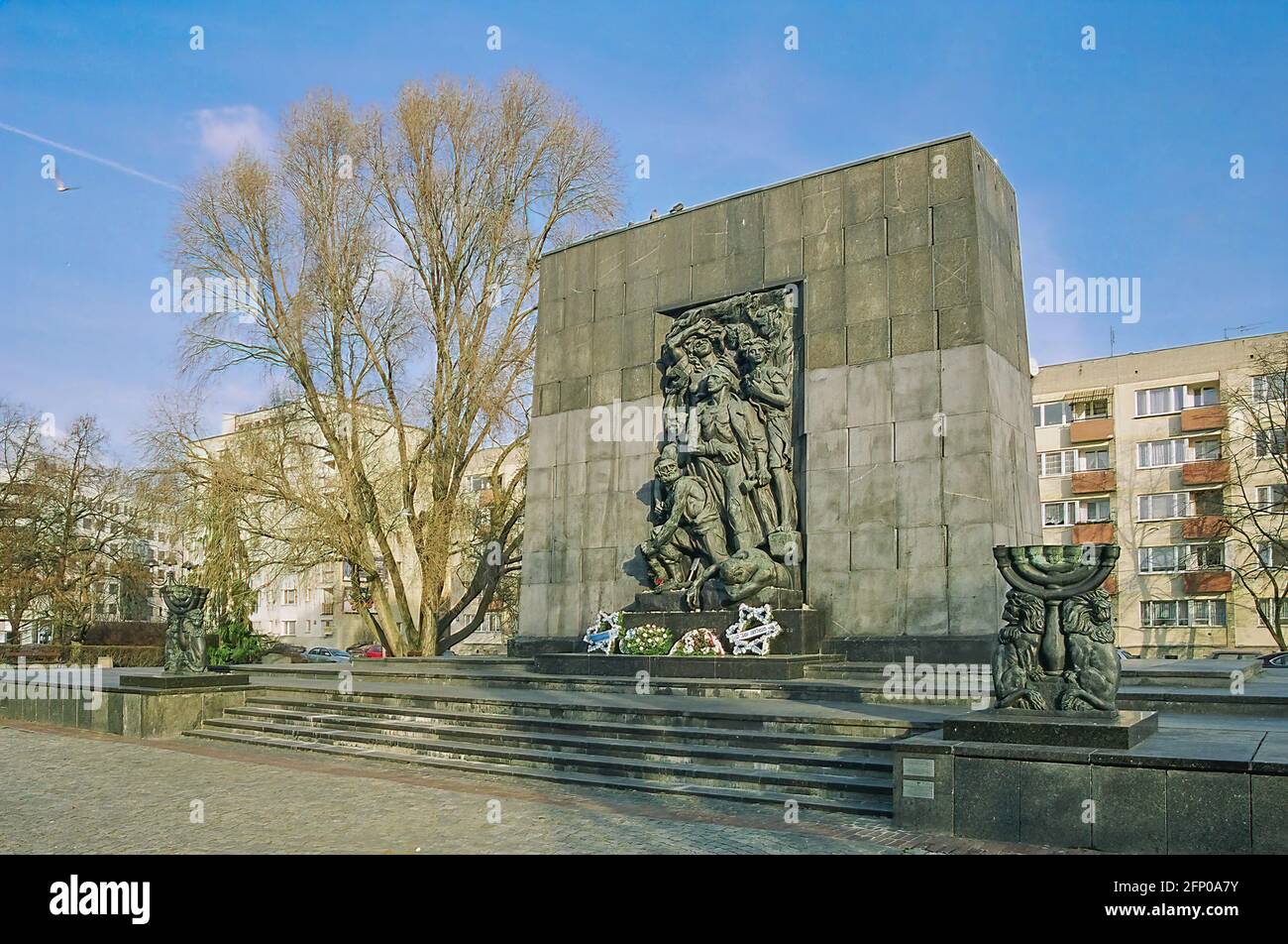 Warschau, Polen - 29. Dezember 2008: Ansicht des Denkmals für die Krieger des jüdischen Ghettos in Warschau, Polen Stockfoto
