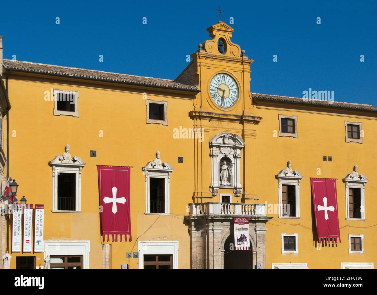 Palazzo Degli Studi Palast (Rathaus), Fermo, Marken, Italien Stockfoto
