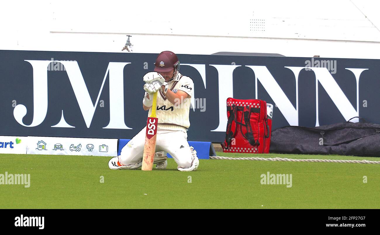 20. Mai 2021. London, Großbritannien. Surreys Rory Burns kommt nach dem Mittagessen heraus, als Surrey Middlesex in der County Championship beim Kia Oval, Tag eins, antritt. David Rowe/Alamy Live News. Stockfoto