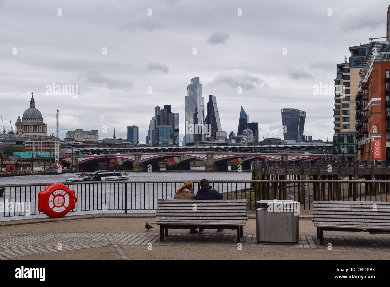 London, Großbritannien. Mai 2021. Skyline der Stadt London an einem bewölkten Tag. (Kredit: Vuk Valcic / Alamy Live News) Stockfoto