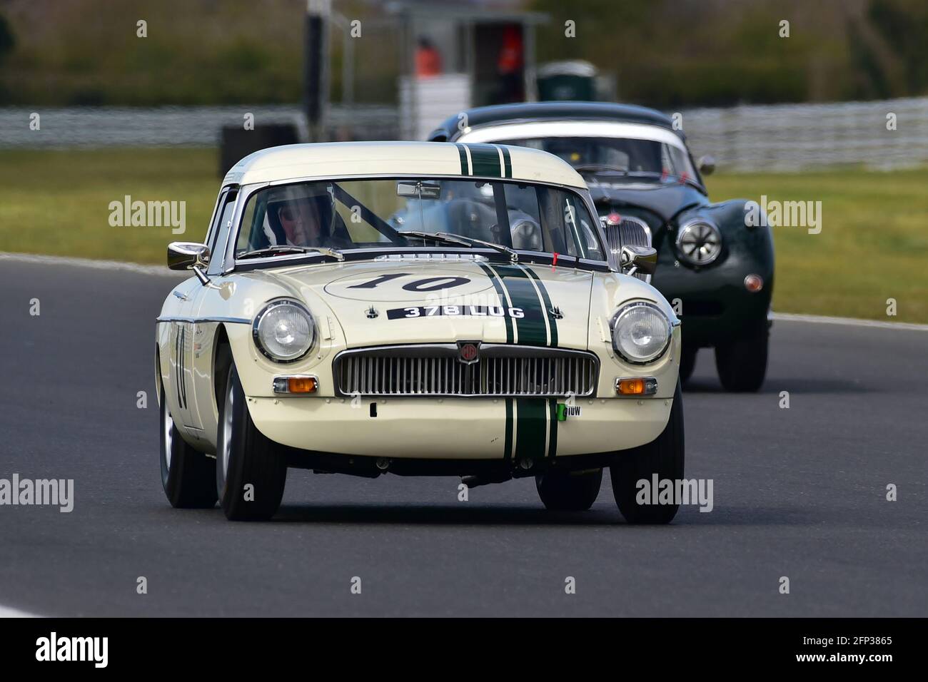 David Eales, MG B, Ecurie Classic Racing, Historic Sports Car Club, HSCC, Jim Russell Trophy Meeting, April 2021, Snetterton, Norfolk, Großbritannien. Stockfoto