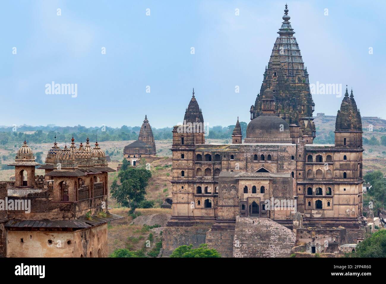Die Ruinen des Chaturbhuj-Tempels, der Vishnu gewidmet ist, in der Nähe von Orchha in der Region Madhya Pradesh in Indien. Der Tempel wurde von der Bundela Rajp gebaut Stockfoto