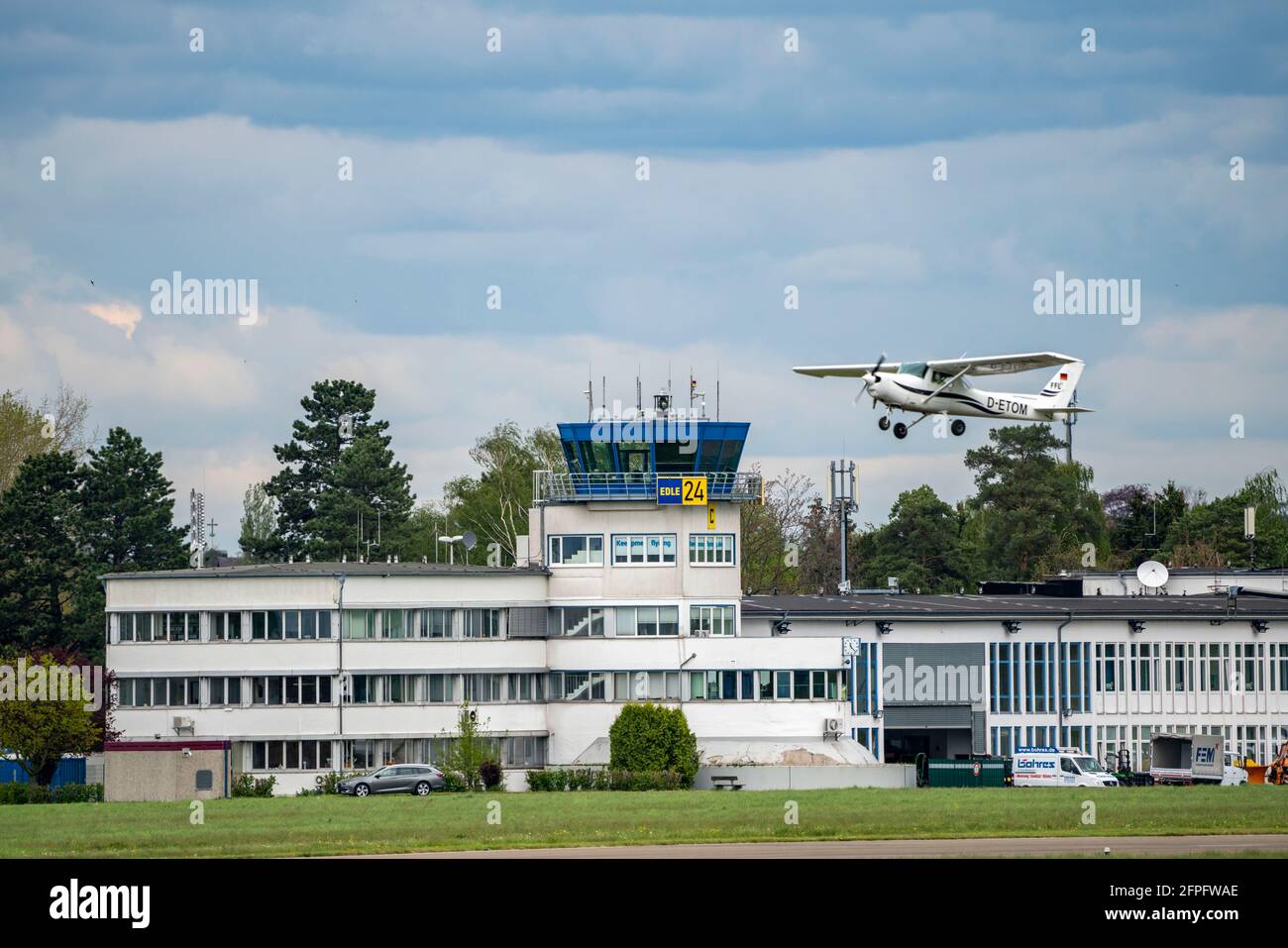 Flugplatz Mülheim-Essen, Verkehrsflugplatz im Süden von Essen und im Osten von Mülheim an der Ruhr, für Freizeit- und Businesspiloten, Hauptsitz Stockfoto