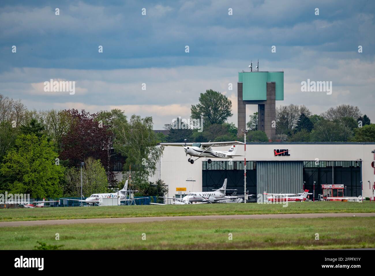 Flugplatz Mülheim-Essen, Verkehrsflugplatz im Süden von Essen und im Osten von Mülheim an der Ruhr, für Freizeit- und Businesspiloten, Hauptsitz Stockfoto
