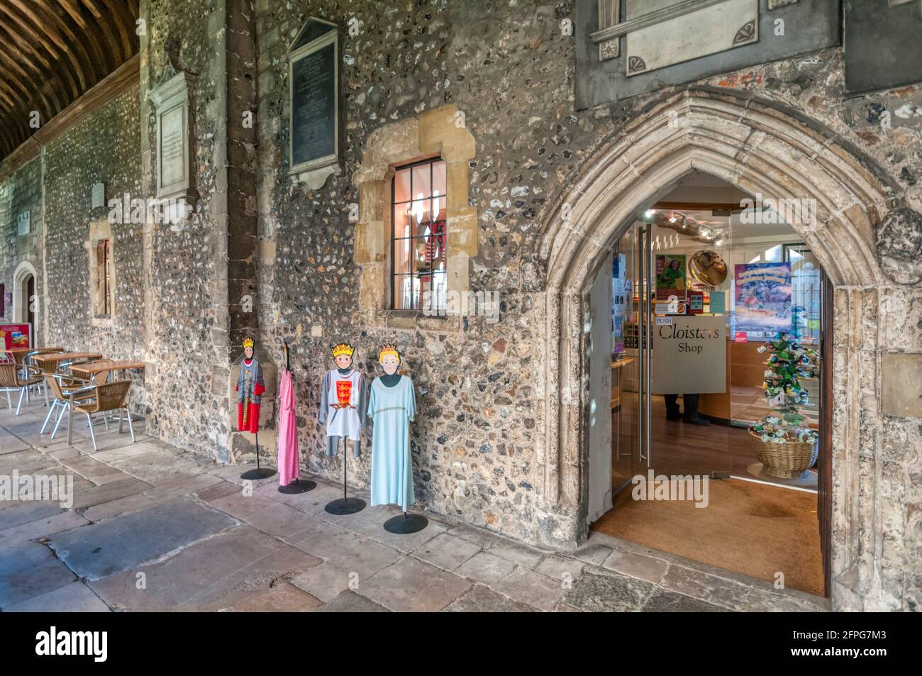 The Cloisters Shop in Chichester Cathedral Cloisters. Stockfoto