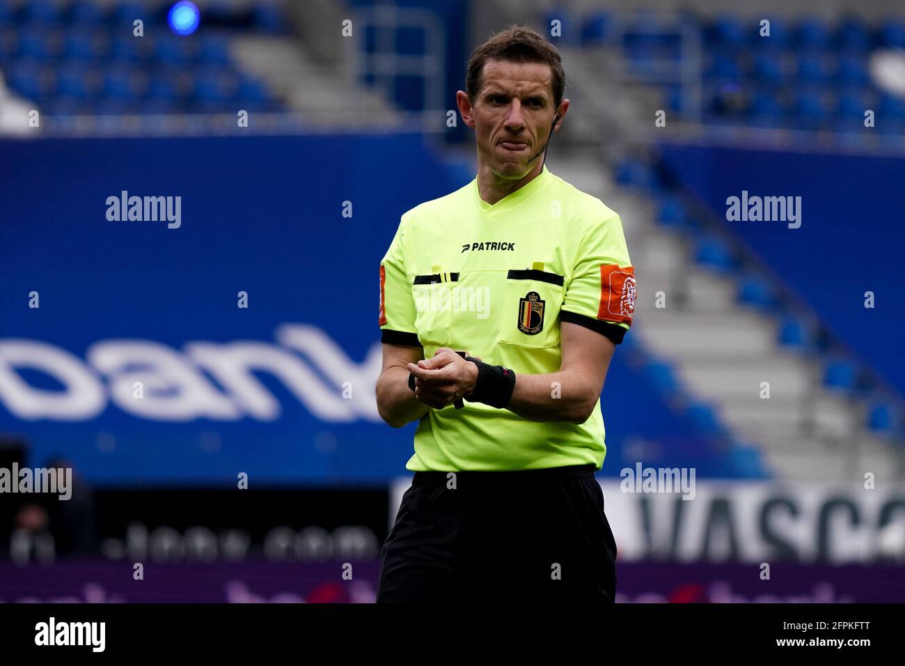 GENK, BELGIEN - 20. MAI: Schiedsrichter Jan Boterberg während des Spiels der Belgischen Pro League zwischen KRC Genk und dem Royal Antwerp FC in der Luminus Arena am 20. Mai 2021 in Genk, Belgien (Foto: Jeroen Meuwsen/Orange Picters) Stockfoto