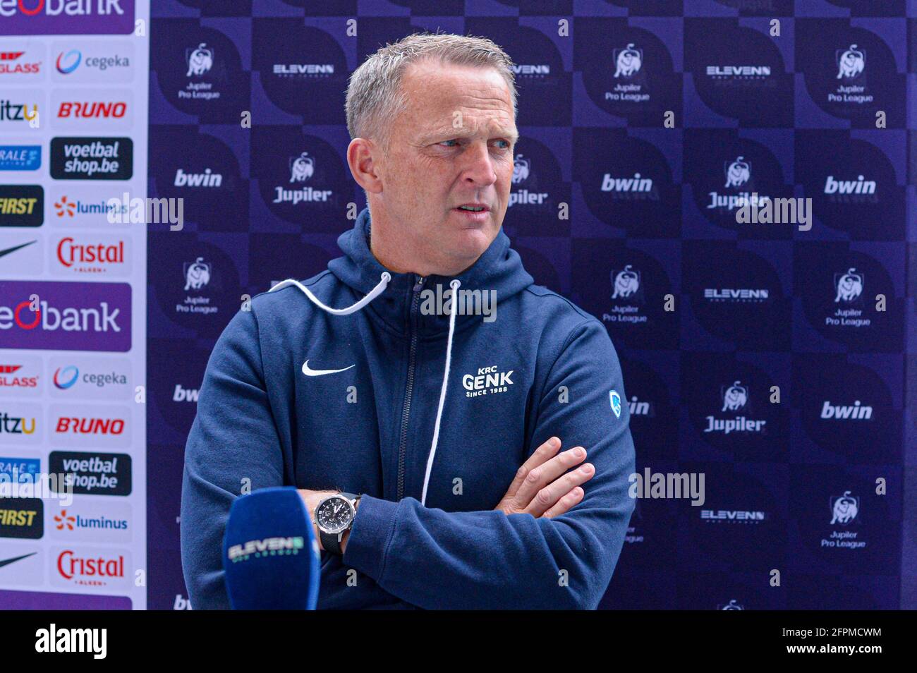 Genk Belgien Mai 2021 Genk Belgien 20 Mai Trainer John Van Den Brom Von Krc Genk Vor Dem Spiel Wahrend Des Jupiler Pro League Spiels Zwischen Krc Genk Und Dem Royal Antwerp