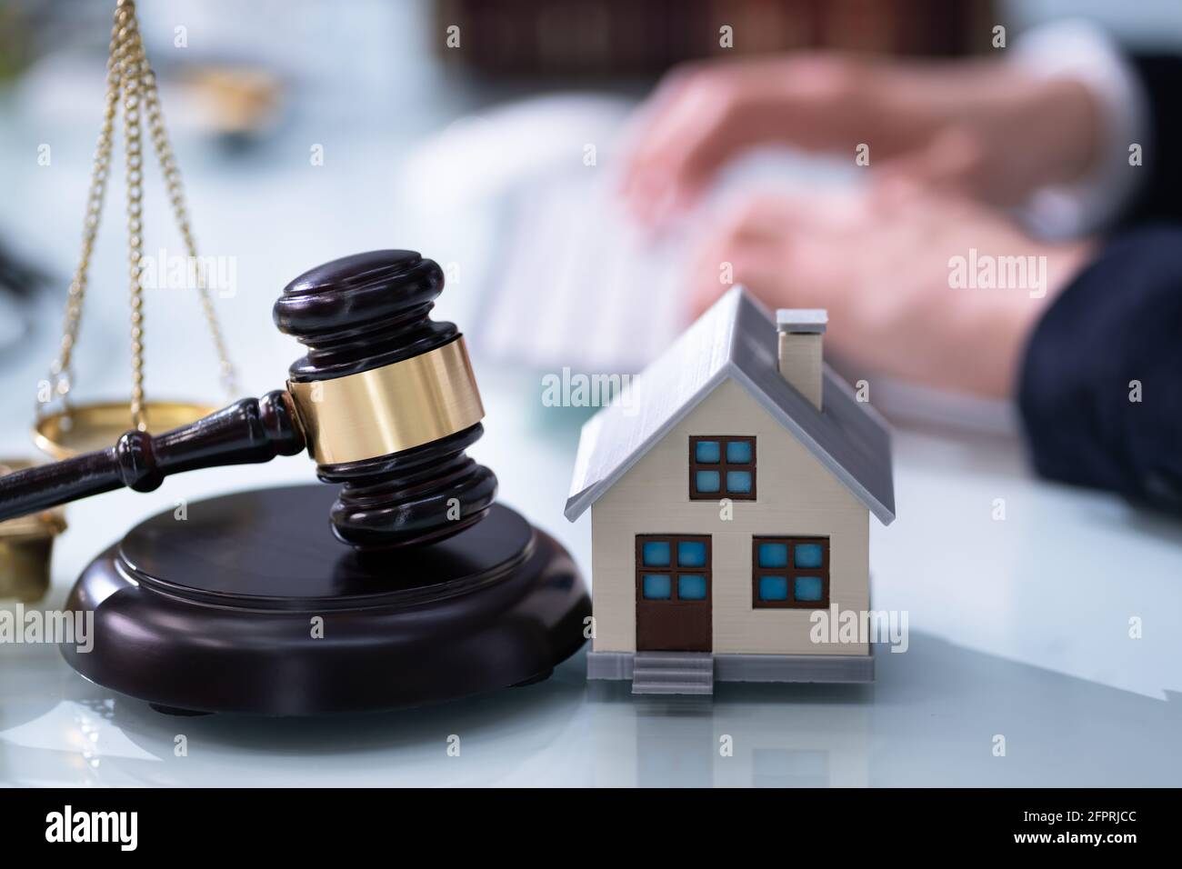 Immobilien-Haus Abschottung Anwalt. Rechtsstreit Im Eigentum Stockfoto