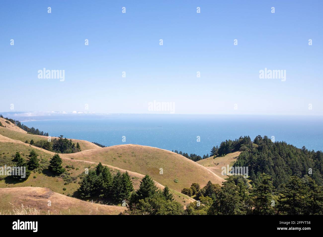 Blick auf den Pazifischen Ozean vom Mt. Tamalpais in Marin County, im Norden von Kalifornien, USA. Stockfoto