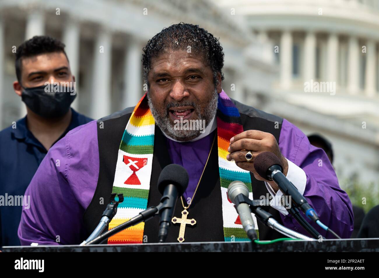 Washington, USA 20. Mai 2021. 20. Mai 2021 - Washington, DC, Vereinigte Staaten: Rev. Dr. William J. Barber II., Co-Vorsitzender der Kampagne der Armen Menschen: Ein nationaler Aufruf zur moralischen Wiederbelebung, sprach auf einer Pressekonferenz über eine Resolution des Repräsentantenhauses zur Bekämpfung von Armut und niedrigen Löhnen. (Foto: Michael Brochstein/Sipa USA) Quelle: SIPA USA/Alamy Live News Stockfoto