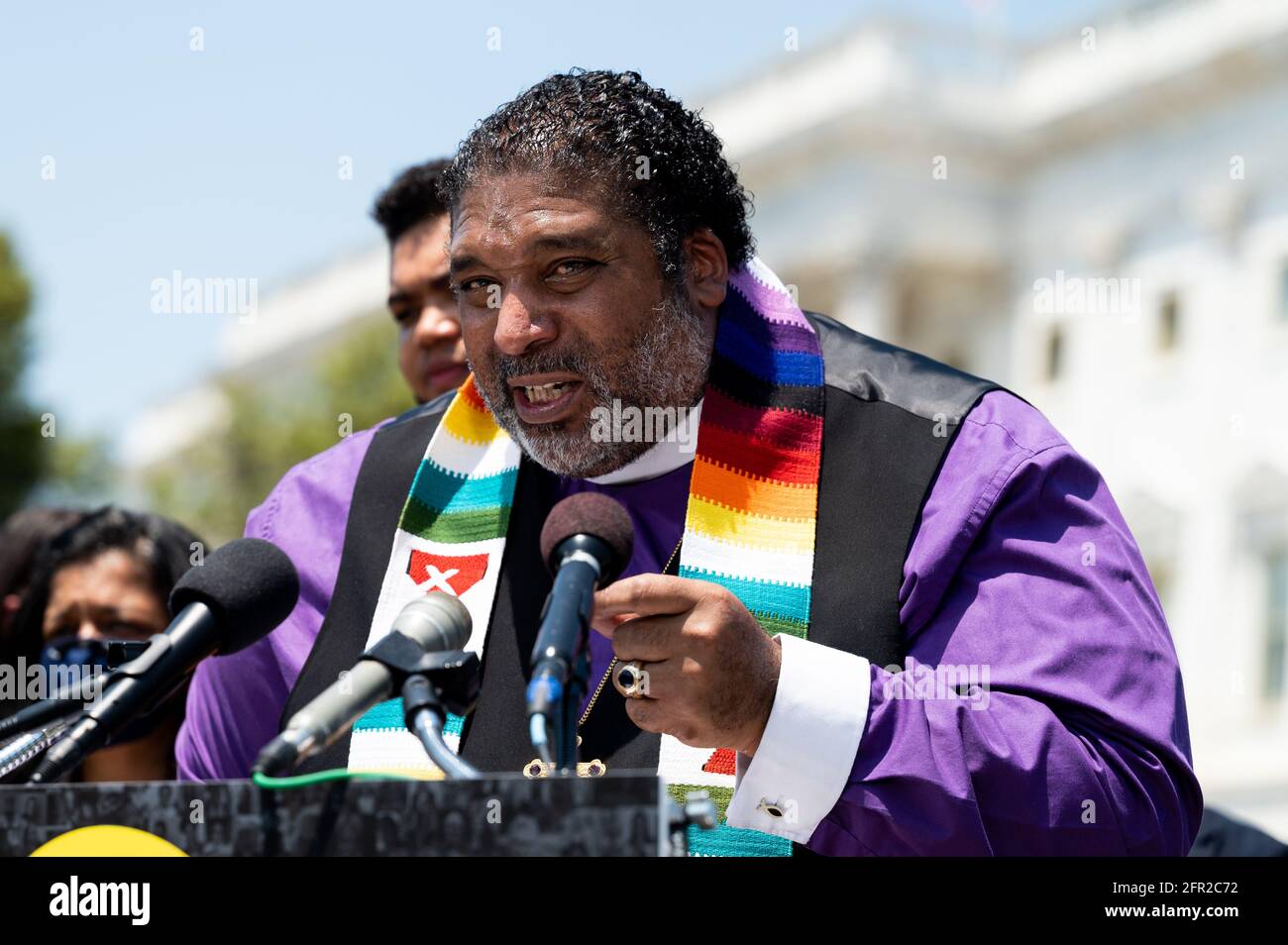 Washington, USA 20. Mai 2021. 20. Mai 2021 - Washington, DC, Vereinigte Staaten: Rev. Dr. William J. Barber II., Co-Vorsitzender der Kampagne der Armen Menschen: Ein nationaler Aufruf zur moralischen Wiederbelebung, sprach auf einer Pressekonferenz über eine Resolution des Repräsentantenhauses zur Bekämpfung von Armut und niedrigen Löhnen. (Foto: Michael Brochstein/Sipa USA) Quelle: SIPA USA/Alamy Live News Stockfoto