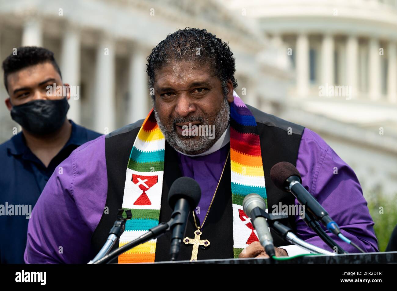 Washington, USA 20. Mai 2021. 20. Mai 2021 - Washington, DC, Vereinigte Staaten: Rev. Dr. William J. Barber II., Co-Vorsitzender der Kampagne der Armen Menschen: Ein nationaler Aufruf zur moralischen Wiederbelebung, sprach auf einer Pressekonferenz über eine Resolution des Repräsentantenhauses zur Bekämpfung von Armut und niedrigen Löhnen. (Foto: Michael Brochstein/Sipa USA) Quelle: SIPA USA/Alamy Live News Stockfoto