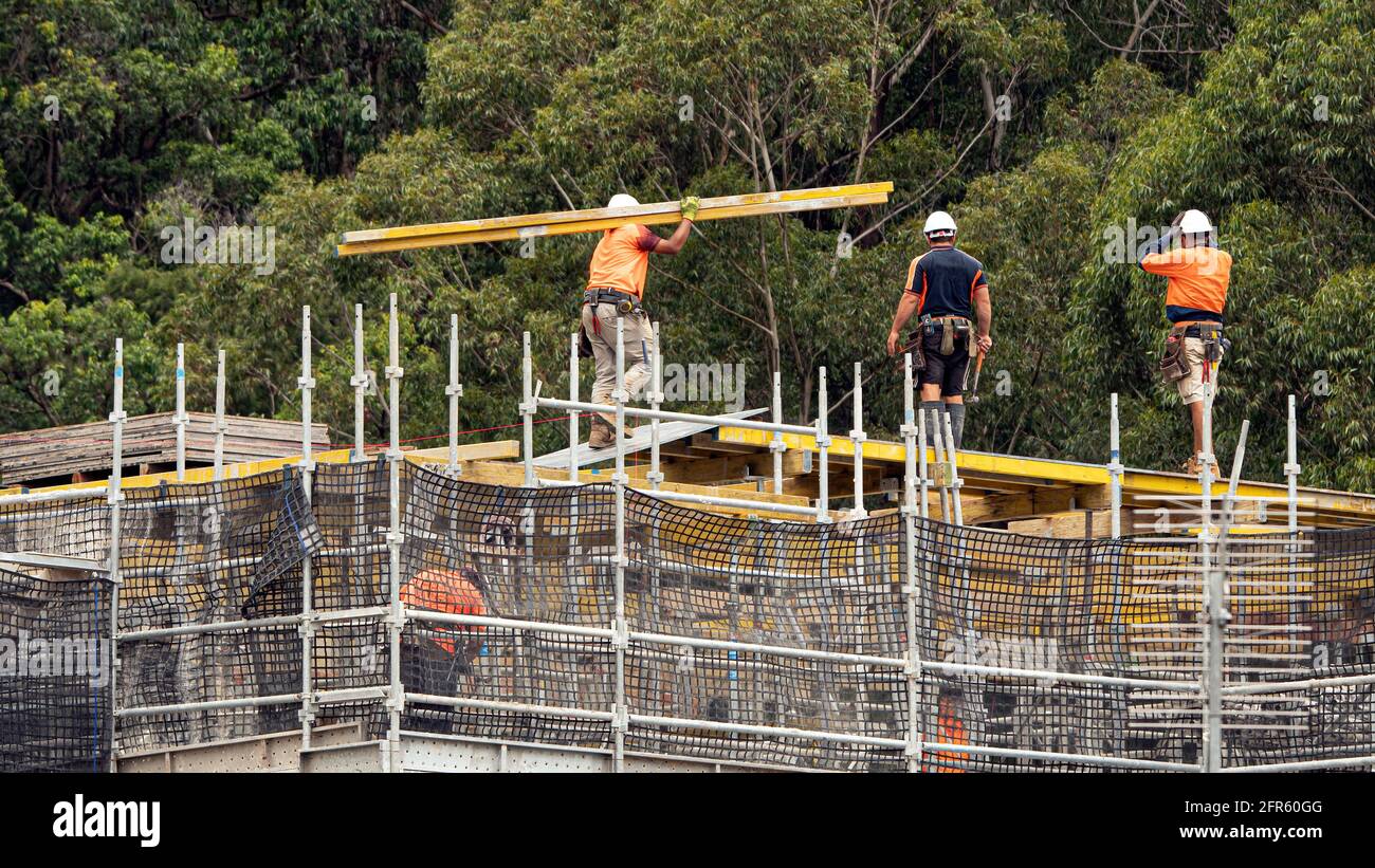 9. April 2021. Baufortschritt. Installation von Betonbodenschalungen an der Entwicklung neuer Wohneinheiten bei 56-58 Beane St. Gosford. Australien. Stockfoto