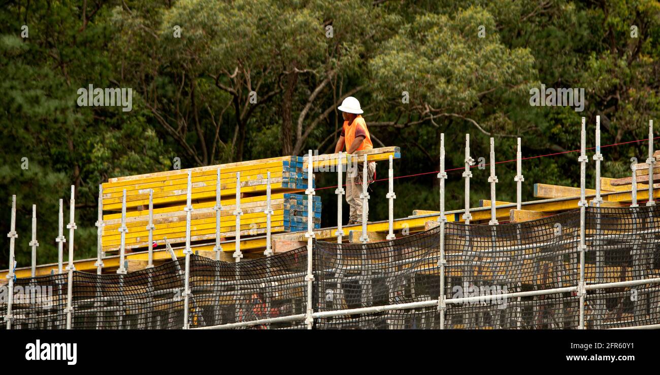 9. April 2021. Baufortschritt. Installation von Betonbodenschalungen an der Entwicklung neuer Wohneinheiten bei 56-58 Beane St. Gosford. Australien. Stockfoto