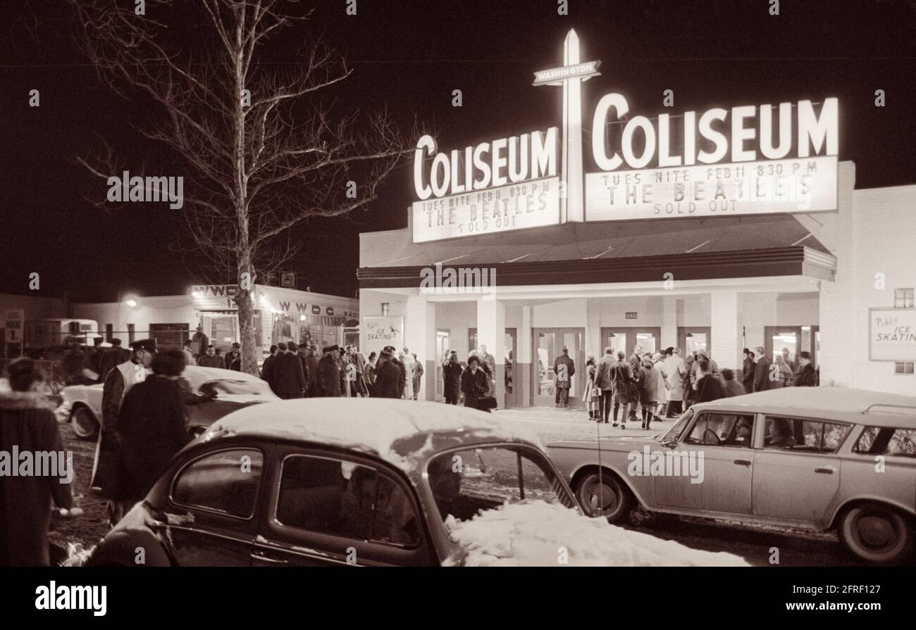 Am 11. Februar 1964 spielten die Beatles ihr legendäres erstes amerikanisches Konzert, das ausverkauft war, im Washington Coliseum. Das Coliseum befand sich neben dem WWDC, dem ersten US-Radiosender, der eine Beatles-Platte spielte. Stockfoto