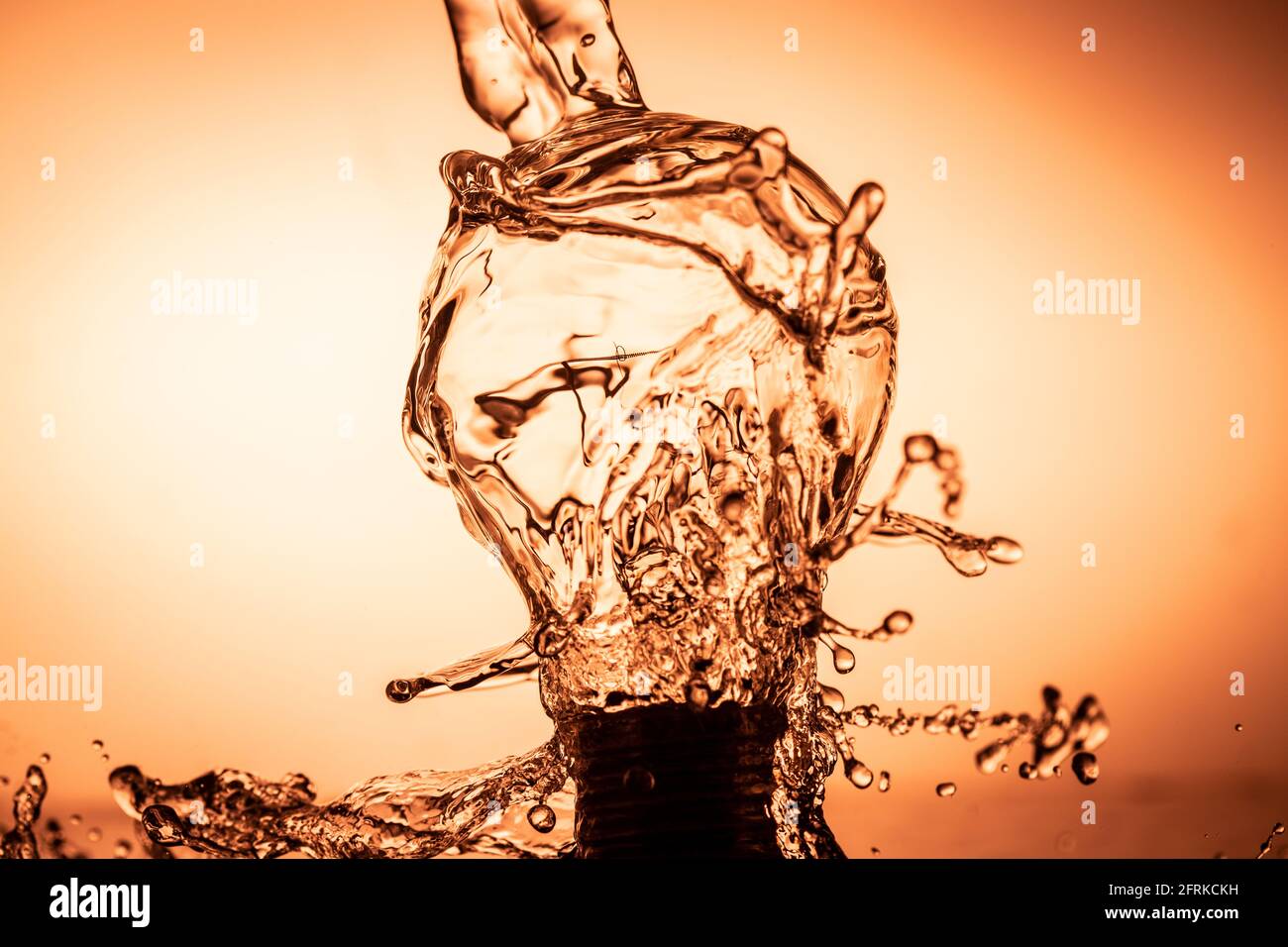 Lampe unter Wasser Stockfoto