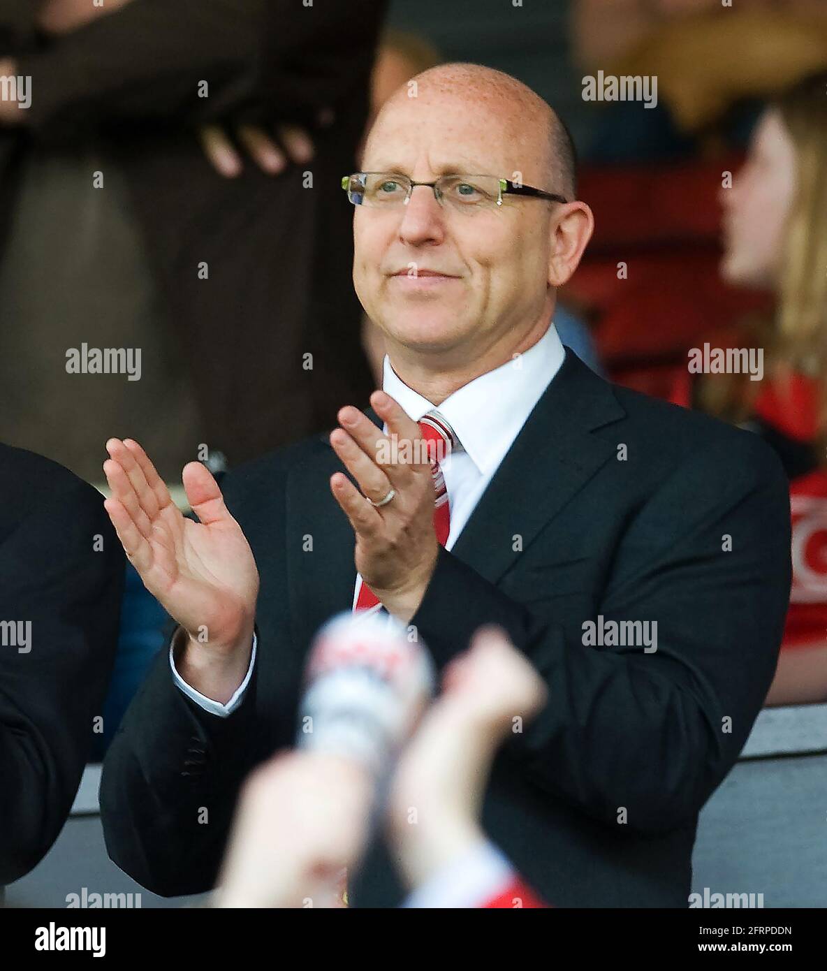 Joel Glazer , Miteigentümer des Manchester United FC. Manchester United / Tottenham Hotspur Premier League - Old Trafford - 24/4/2010. Picture : Mark Pain Stockfoto