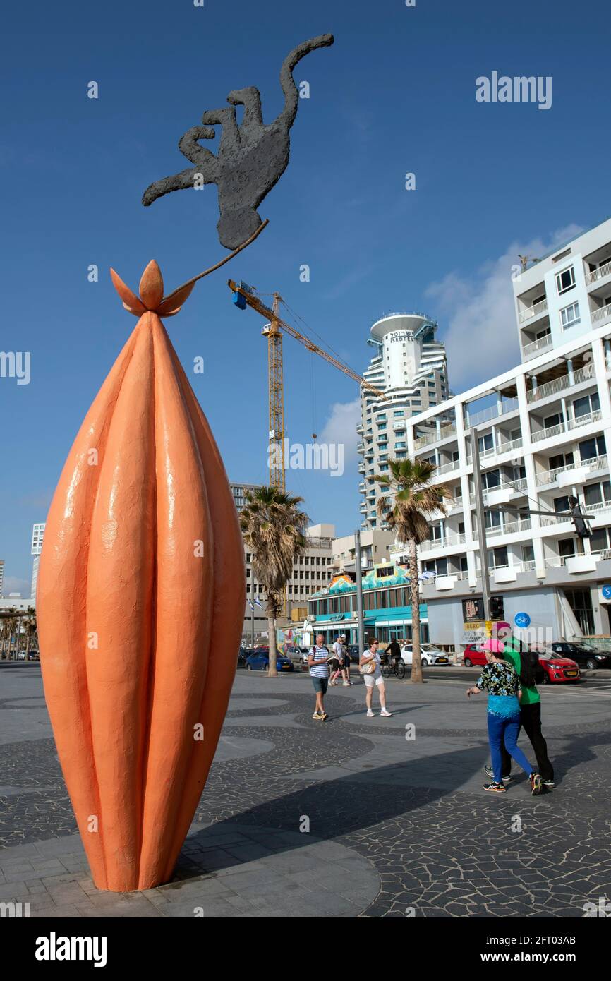 ‘Beyond the Limit- Cheech Monkey’ Kunstwerk des Künstlers Zadok Ben-David. Cheech Beach. Tel Aviv, Israel Stockfoto