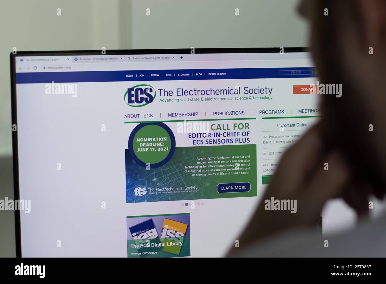 New York, USA - 1. Mai 2021: Website der Electrochemical Society ECS auf dem Bildschirm, illustrative redaktionelle Darstellung Stockfoto