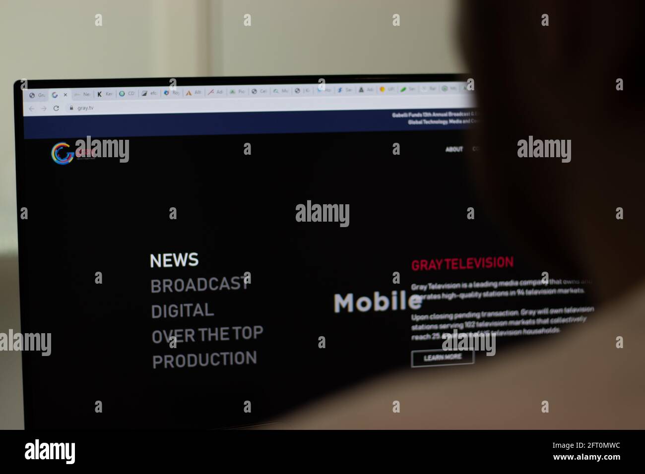 New York, USA - 1. Mai 2021: Website der Gray Television Company auf dem Bildschirm, illustratives Editorial Stockfoto