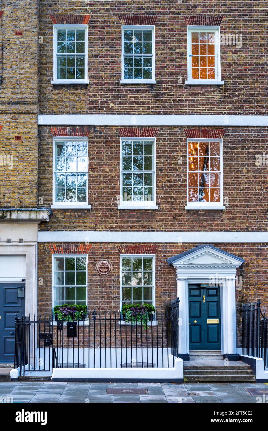 Benjamin Disraeli Geburtsort 1804. LCC-Plakette für Benjamin Disraeli, Earl of Beaconsfield (1804-1881), geboren am 22. Theobalds Rd, Holborn, London. Stockfoto