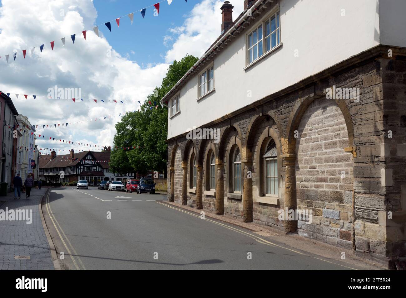 The Town Hall and Church Street, Alcester, Warwickshire, England, Großbritannien Stockfoto