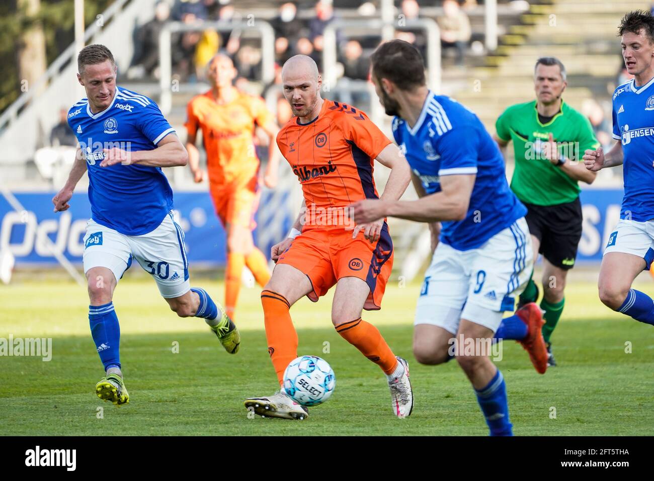 Lyngby, Dänemark. Mai 2021. Aron Elis Thrrandarson (19) von Odense Boldklub, der während des 3F Superliga-Matches zwischen Lyngby Boldklub und Odense Boldklub im Lyngby Stadium gesehen wurde. (Foto: Gonzales Photo/Alamy Live News Stockfoto