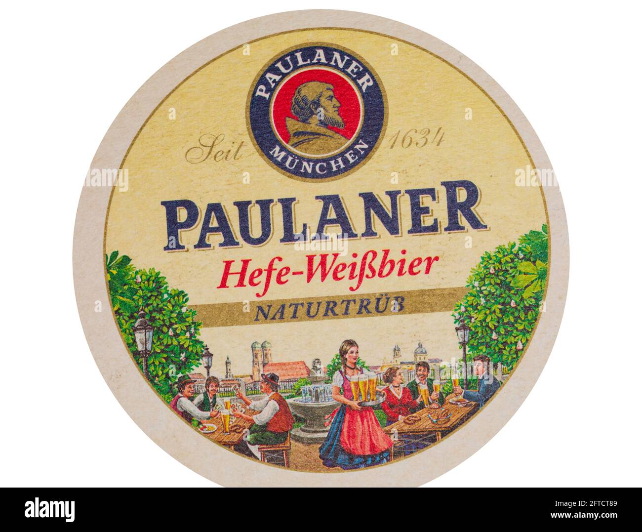 Paulaner Hefe Weissbier München, deutsche Brauerei Beermat, auf Weiß geschnitten. Stockfoto