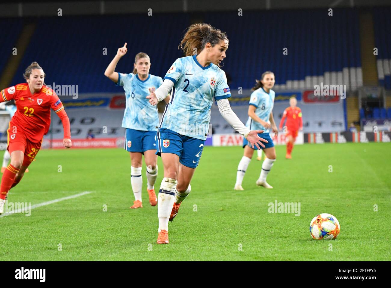 Cardiff, Wales. 27. Oktober 2020. Ingrid Moe Wold aus Norwegen Frauen während des UEFA Women's European Championship 2020 Qualifying Group C Match zwischen Wales Women und Norway Women am 27. Oktober 2020 im Cardiff City Stadium in Cardiff, Wales, Großbritannien. Quelle: Duncan Thomas/Majestic Media. Stockfoto