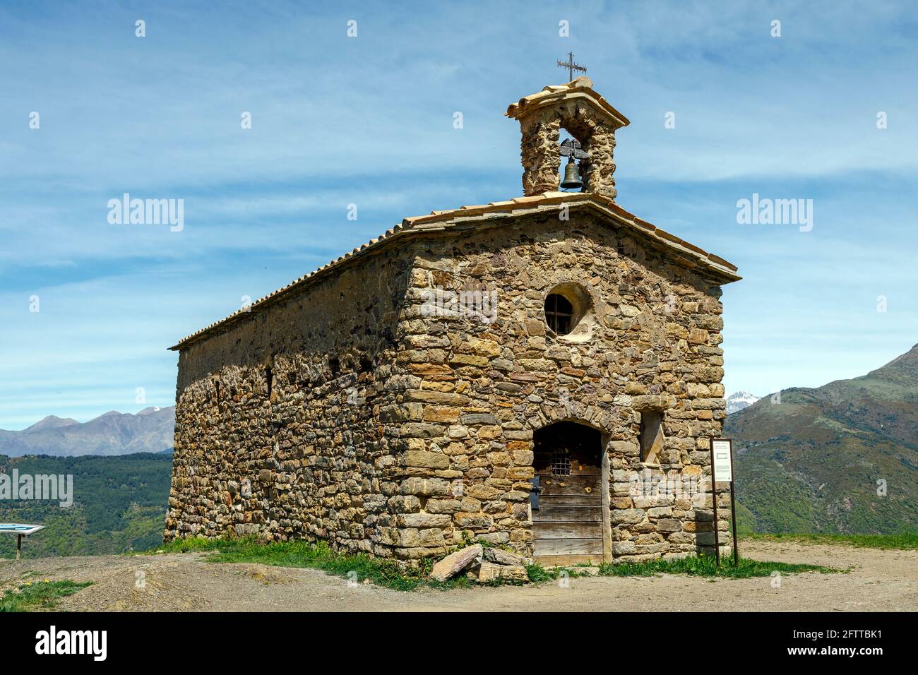 Hermitage und Aussichtspunkt San Salvador de Irgo de Tor, ein Stadtheiligtum der Gemeinde Pont de Suert (Alta Ribagorza, Provinz Lleida, Stockfoto