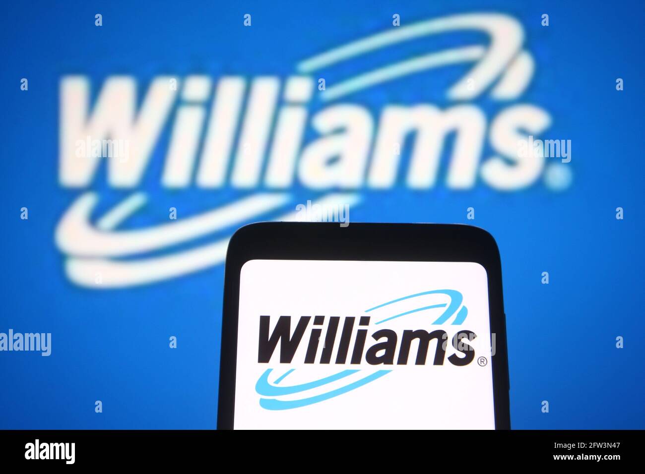 Ukraine. Mai 2021. In dieser Fotolabbildung ist das Williams Companies Logo eines US-Energieunternehmens auf einem Smartphone und einem pc-Bildschirm zu sehen. Kredit: SOPA Images Limited/Alamy Live Nachrichten Stockfoto