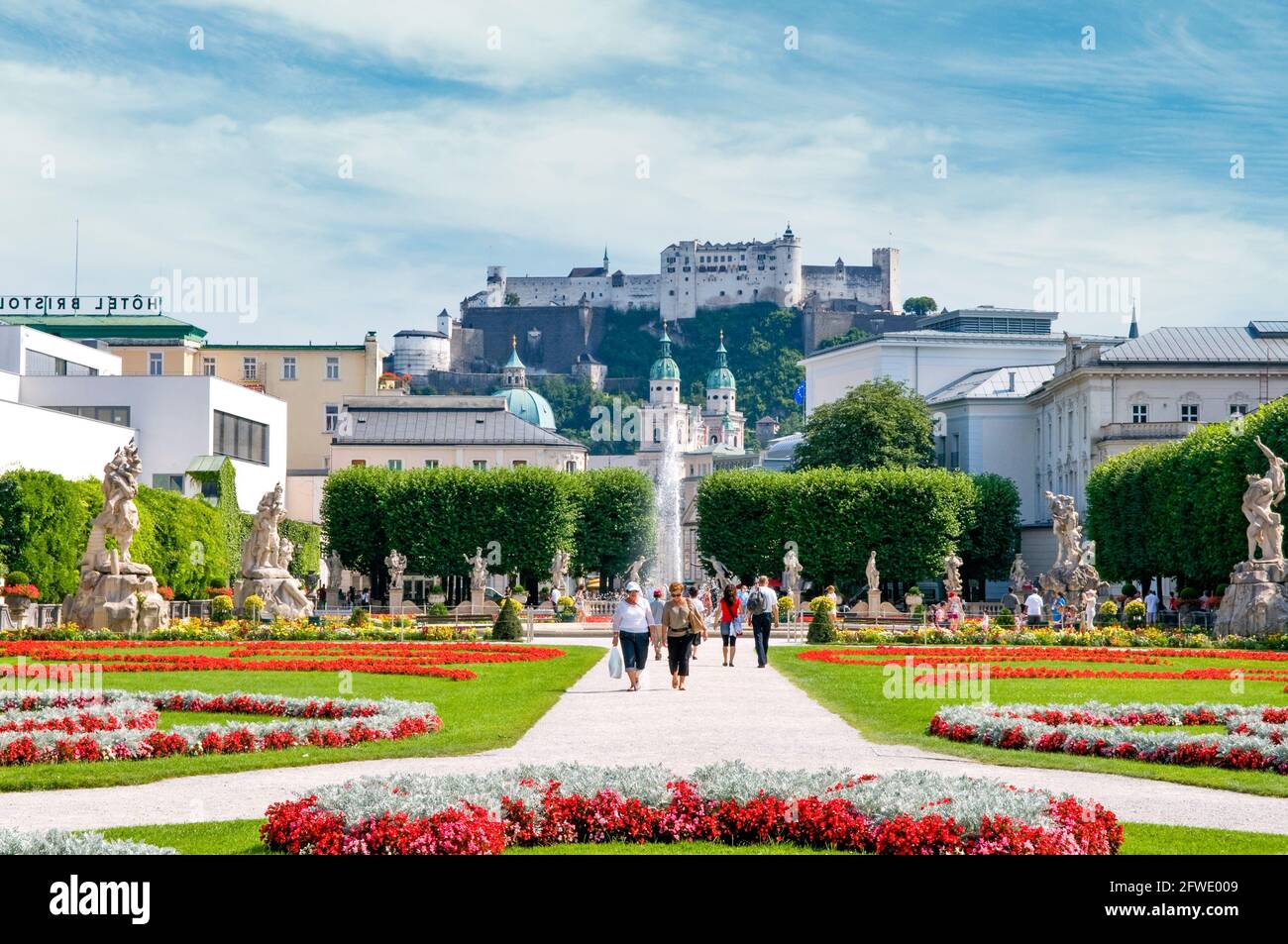 Schloss Salzburg vom Mirabellgarten Stockfoto