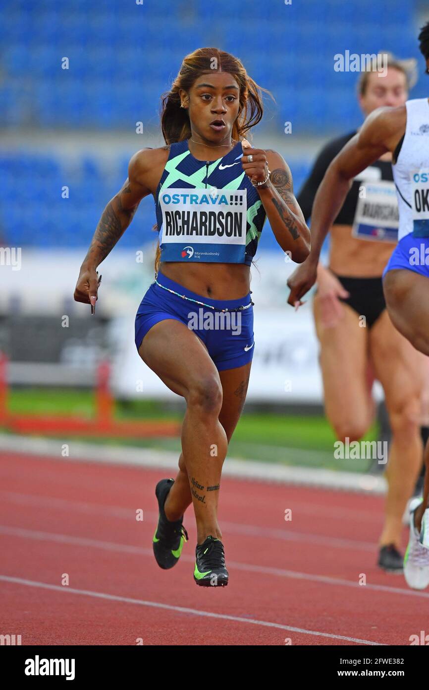 Sha'Carri Richardson (USA) gewinnt im Jahr 22.35 den 200-m-Sieg der Frauen beim 60. Treffen auf der Rennstrecke „Golden Spike“ in Ostrava im Mestsky-Stadion in Ostrava, Stockfoto