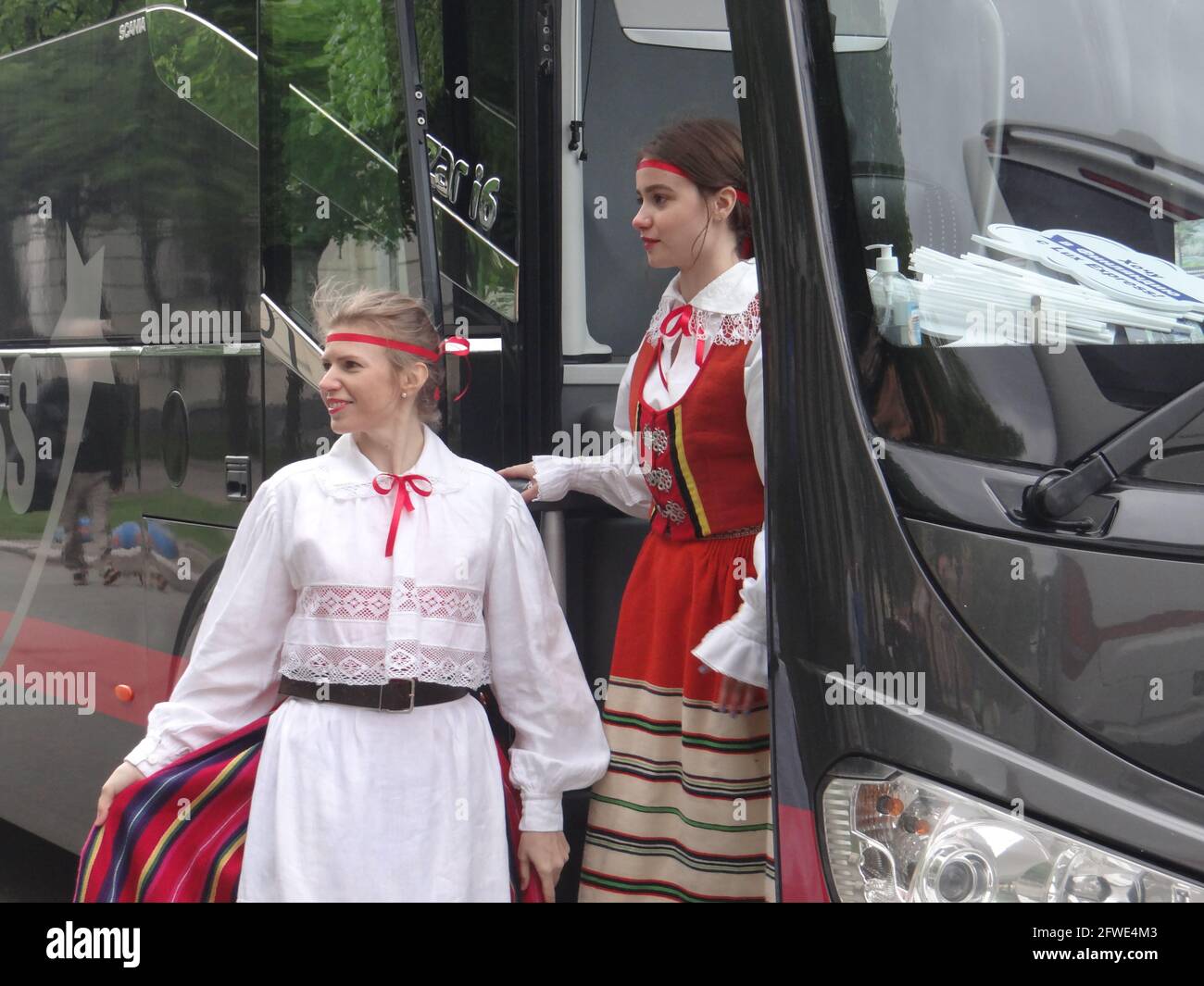 Der neue Stadtverkehr mit innovativen Technologien und Ökosystemen aus aller Welt wird vom Stadtgouverneur Alexander Beglov auf dem Manezhnaya-Platz in St. Petersburg, Russland, ausgestellt und gesehen Stockfoto