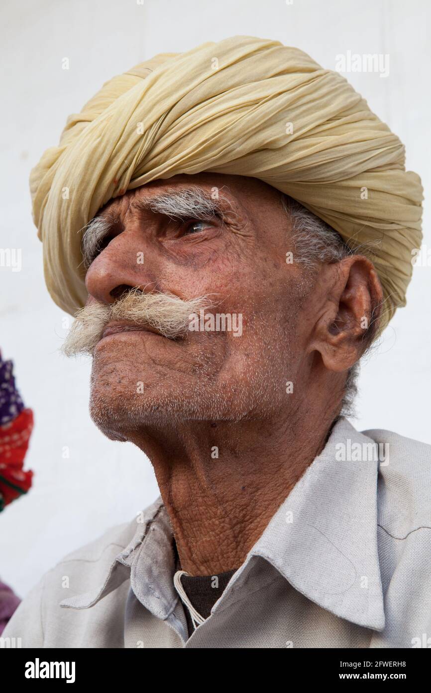 Porträt eines Rajasthani-Mannes in Bikaner Stockfoto