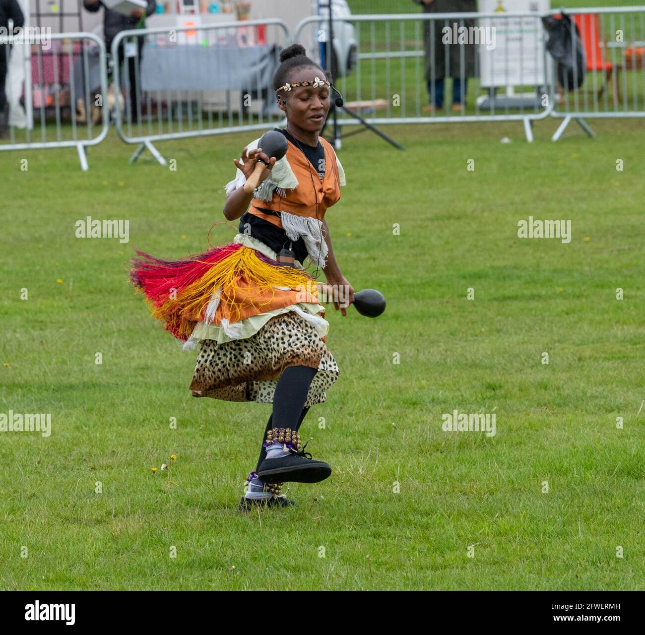 Brentwood Essex 22. Mai 2021 The Weald Park Country Show, Weald Festival of Dogs, Weald Festival of Cars, Weald Country Park, Brentwood Essex, African Dancing Display, Credit: Ian Davidson/Alamy Live News Stockfoto