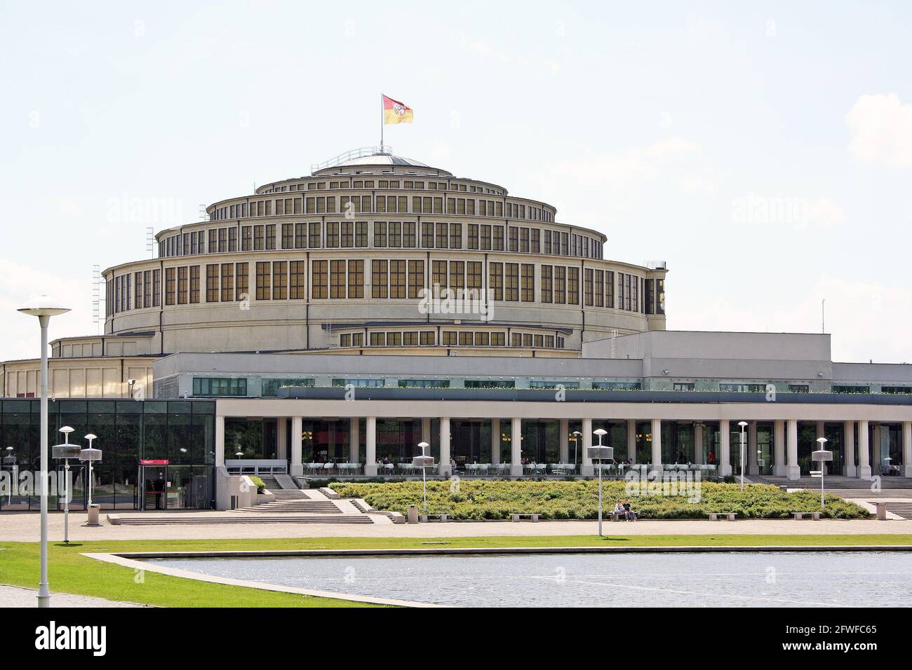 Außenansicht der Centennial Hall in Breslau, Polen, ein Meisterwerk der frühen Moderne, eine Multifunktionshalle aus Stahlbeton Stockfoto