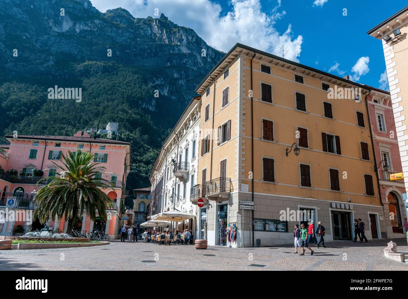 Via Disciplini, Gardasee, Trentino, Italien, Riva del Garda, Riva, Provinz Trentino, Norditalien, Italienischer Tourismus, Italienische Architektur, Italienische t Stockfoto