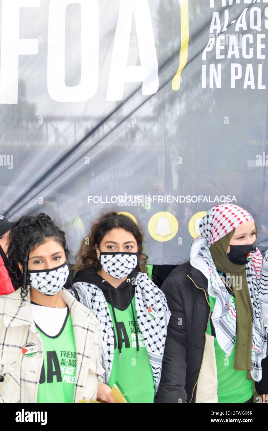 Pro-palästinensische Aktivisten und Unterstützer versammeln sich in London, um die palästinensische Sache zu unterstützen, während Gewalt und Spannungen im anhaltenden Konflikt mit Israel eskalieren. Stockfoto