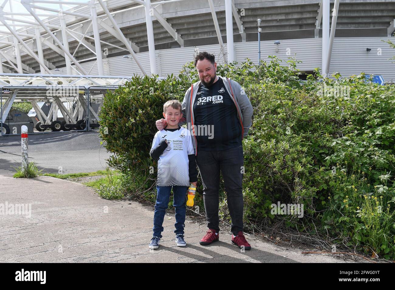 Die Rückkehr des Unterstützers zum Liberty Stadium für die Sky Bet Championship Play-off-Halbfinale 2. Etappe Swansea City gegen Barnsley Stockfoto