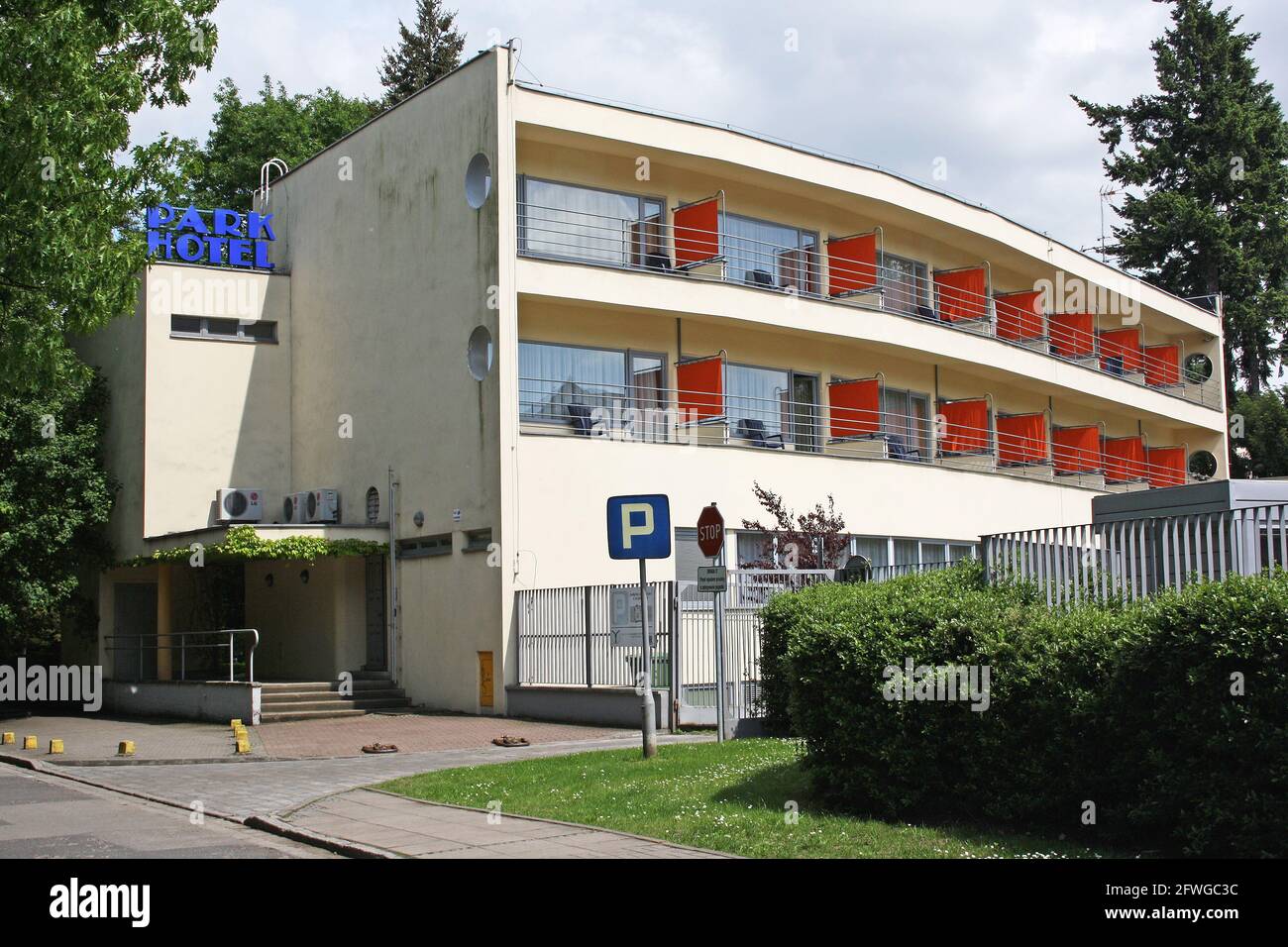 Das Park Hotel, Wroclaw, Polen, erbaut für die Werkbund-Ausstellung 1929, Architekt Hans Scharoun, ursprünglich für Singles und kinderlose Paare Stockfoto
