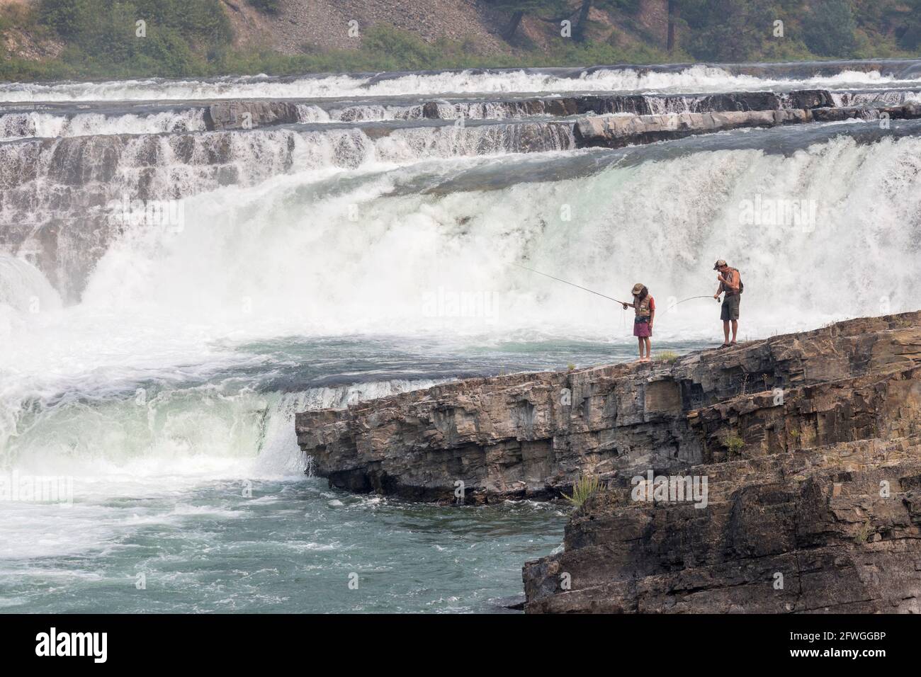Angeln im Fluss bei den Kootenai Falls, Kootenai River, Montana, USA Stockfoto