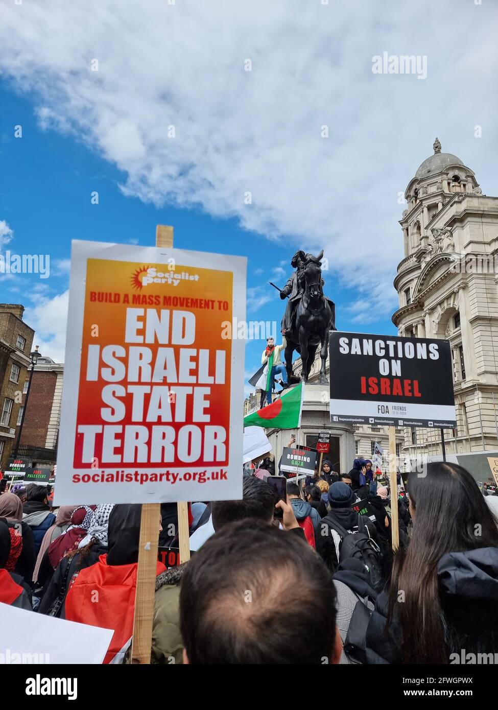 Central London, England. Mai 2021. Tausende Menschen nehmen an einer Kundgebung zur Unterstützung des freien Palästinas und zur Beendigung der illegalen Besetzung von Gaza Teil. Kredit: Majority World CIC/Alamy Live Nachrichten Stockfoto