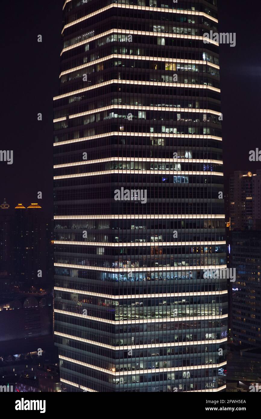 Detailansicht der Bürotürme der IFC Mall in Pudong, Shanghai, VR China Stockfoto