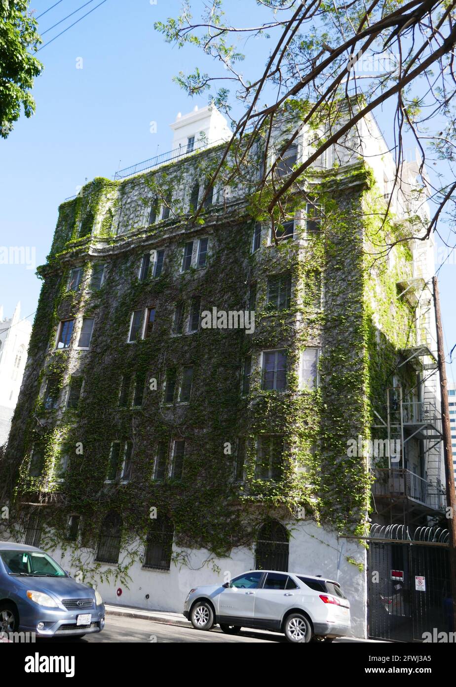 Los Angeles, Kalifornien, USA 22. Mai 2021 EINE allgemeine Sicht auf die Atmosphäre der Villa Bonita, die von Cecil B. DeMille für Darsteller und Crew seiner Filme gebaut wurde, und der ehemaligen Residenz von Errol Flynn und Francis Ford Copolla in der 1817 Hillcrest Road am 22. Mai 2021 in Los Angeles, Kalifornien, USA. Foto von Barry King/Alamy Stockfoto Stockfoto