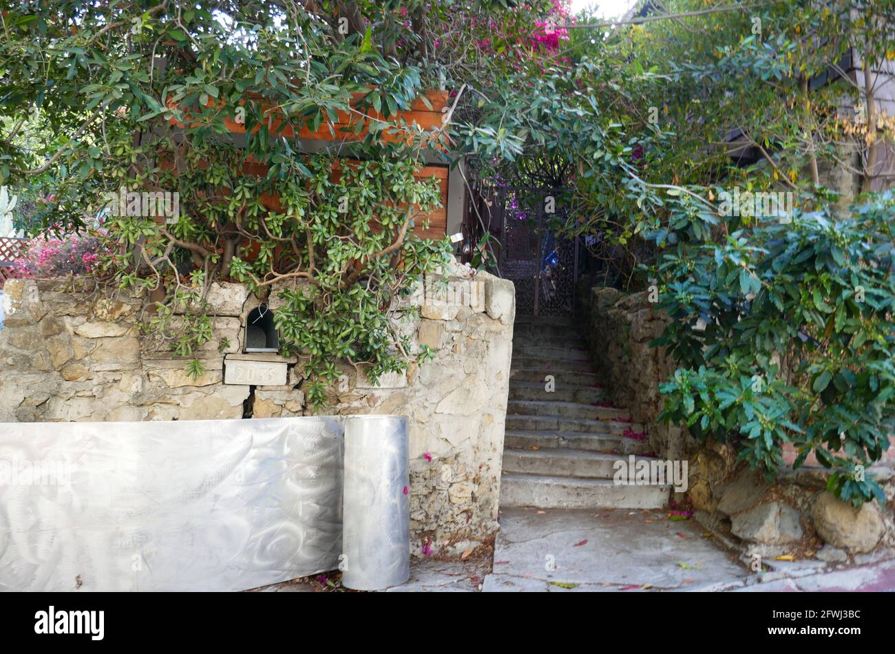 Los Angeles, Kalifornien, USA 22. Mai 2021 EIN allgemeiner Blick auf die Atmosphäre des Hauses/Hauses des Art Directors Wilfred Buckland, in dem er seinen Sohn ermordet und 1946 hier in der Pinehurst Road am 22. Mai 2021 in Los Angeles, Kalifornien, USA, Selbstmord beging. Er arbeitete mit Cecil B. DeMille und Jesse Lasky zusammen. Foto von Barry King/Alamy Stockfoto Stockfoto