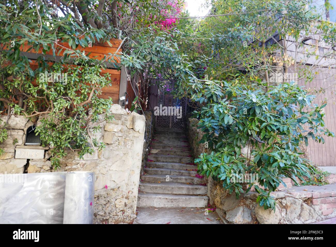 Los Angeles, Kalifornien, USA 22. Mai 2021 EIN allgemeiner Blick auf die Atmosphäre des Hauses/Hauses des Art Directors Wilfred Buckland, in dem er seinen Sohn ermordet und 1946 hier in der Pinehurst Road am 22. Mai 2021 in Los Angeles, Kalifornien, USA, Selbstmord beging. Er arbeitete mit Cecil B. DeMille und Jesse Lasky zusammen. Foto von Barry King/Alamy Stockfoto Stockfoto