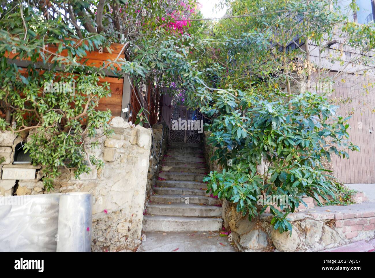 Los Angeles, Kalifornien, USA 22. Mai 2021 EIN allgemeiner Blick auf die Atmosphäre des Hauses/Hauses des Art Directors Wilfred Buckland, in dem er seinen Sohn ermordet und 1946 hier in der Pinehurst Road am 22. Mai 2021 in Los Angeles, Kalifornien, USA, Selbstmord beging. Er arbeitete mit Cecil B. DeMille und Jesse Lasky zusammen. Foto von Barry King/Alamy Stockfoto Stockfoto