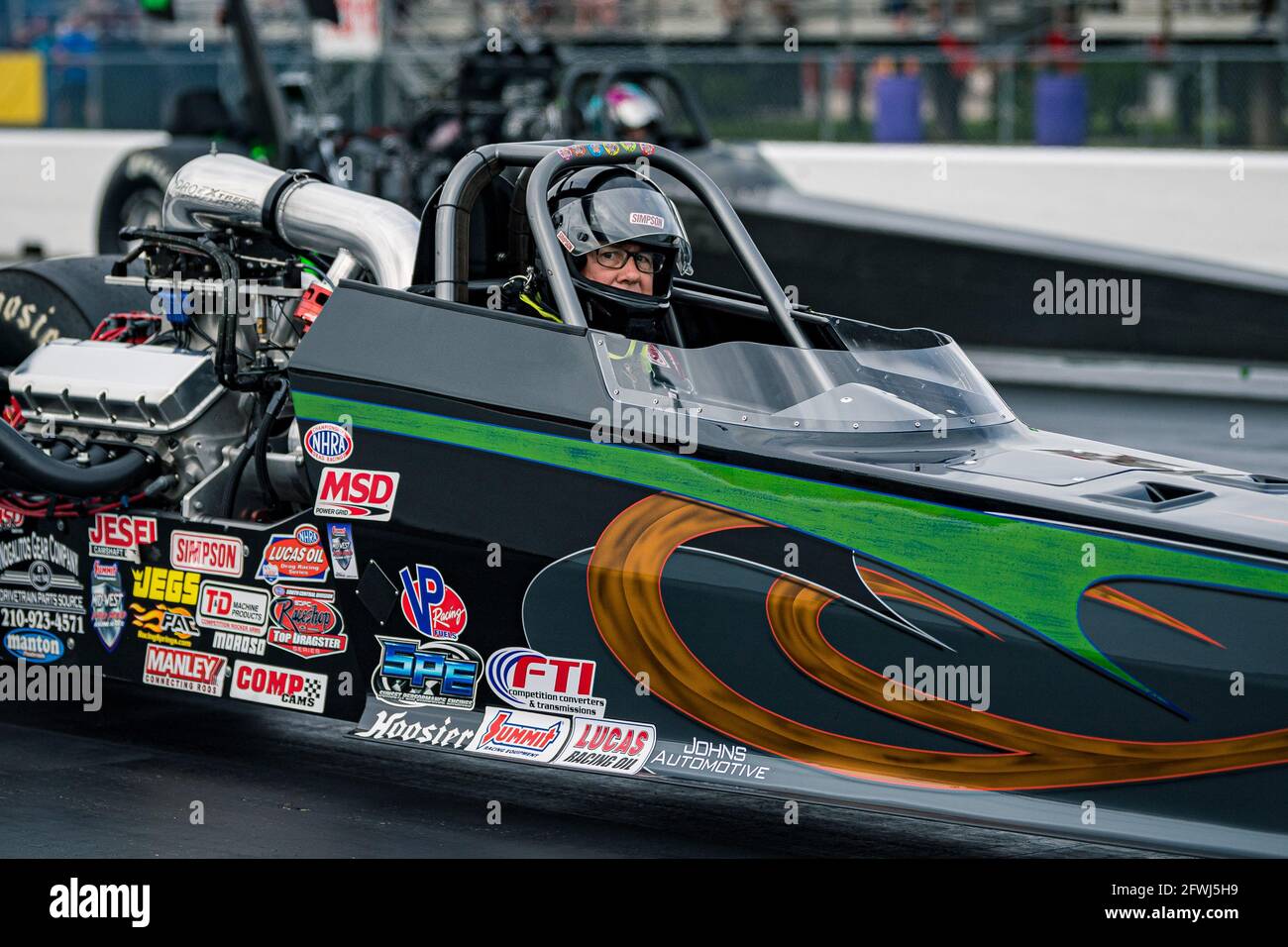 Baytown, Texas, USA. Mai 2021. Top Dragster DAVID JOHNS tritt während der Qualifikationsrunde bei den NHRA SpringNationals am Samstag, 22. Mai 2021, auf dem Houston Raceway in Baytown, Texas, an. Quelle: Lynn Pennington/ZUMA Wire/Alamy Live News Stockfoto